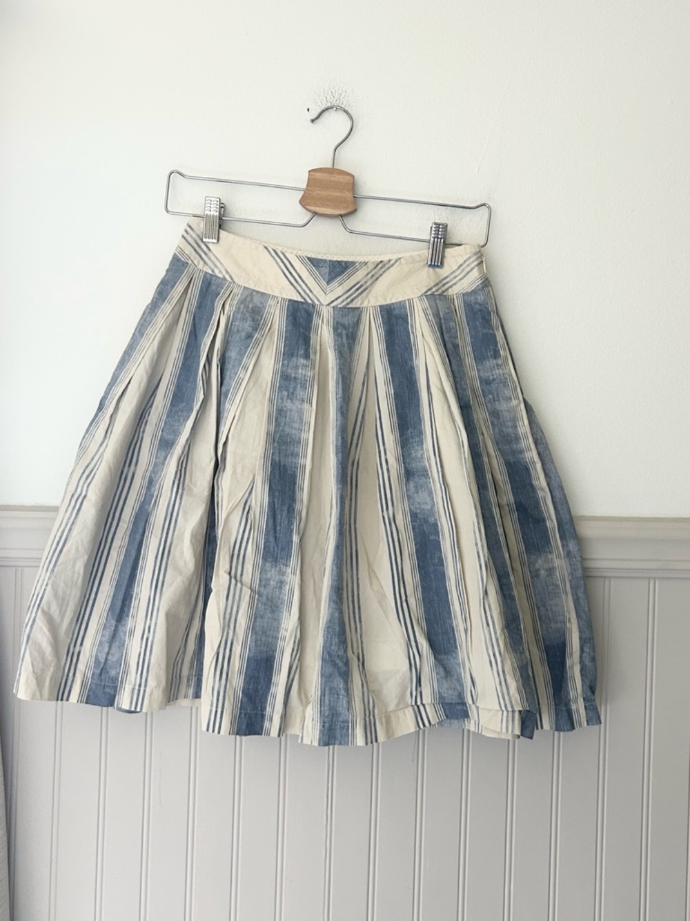 Maeve Size 2 Blue & Cream Pitter Patter Pleated Striped 100% Cotton Skirt